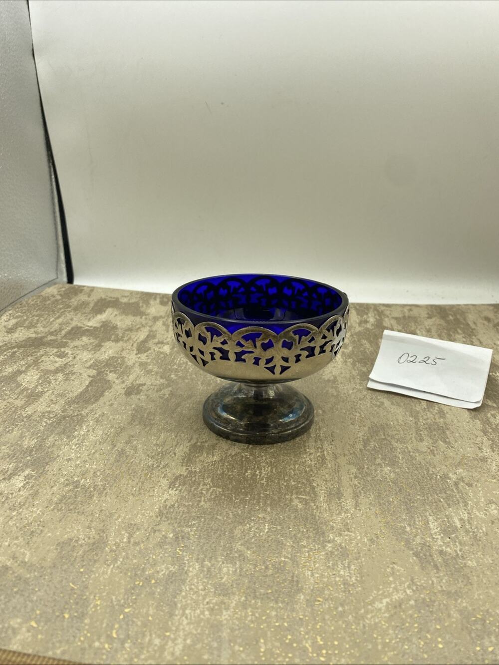 cobalt blue glass trinket dish/candy bowl in silver plated pedestal bowl 3” tall